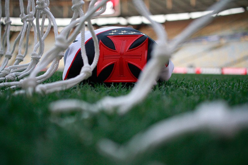 DOMINGO É DIA DE VASCO NO MARACANÃ E DE LOTAR O ESTÁDIO