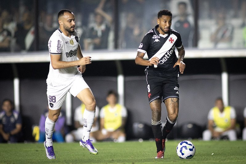 JAIR PASSA POR CIRURGIA E RECUPERAÇÃO PODE LEVAR ATÉ 1 ANO