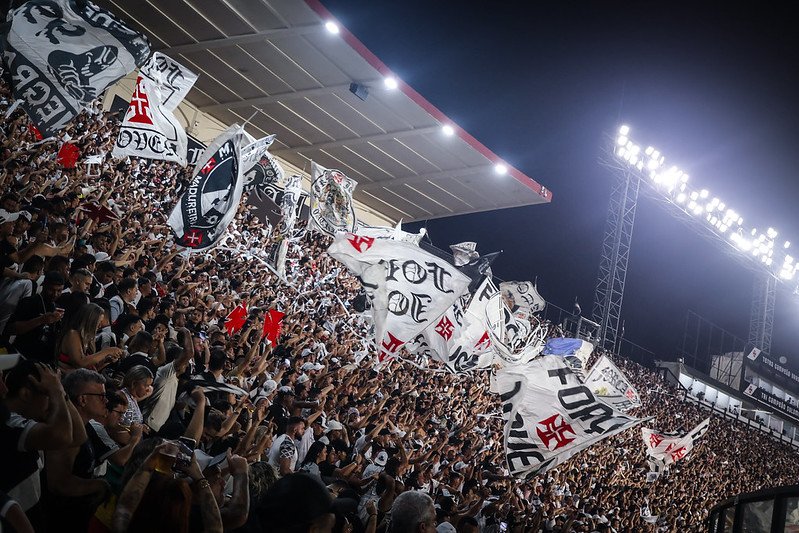 TORCIDA DO VASCO ESGOTA INGRESSOS PARA A DECISÃO