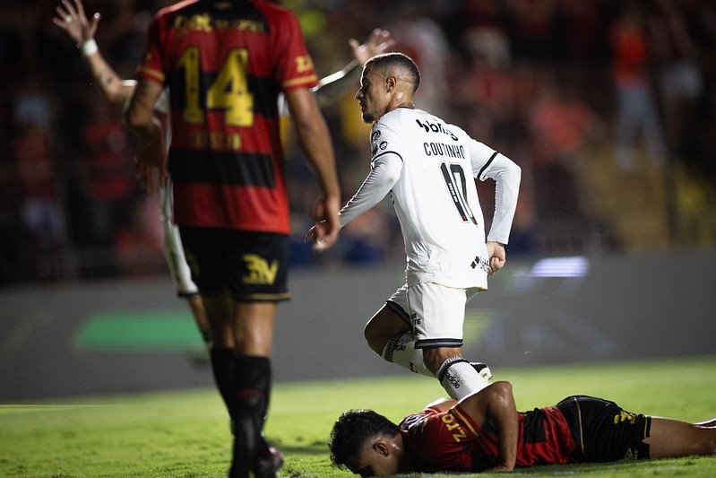 COUTINHO VIVE FASE ARTILHEIRA EM AGOSTO