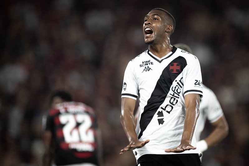RAYAN COMANDA O VASCO NO EMPATE COM O FLAMENGO