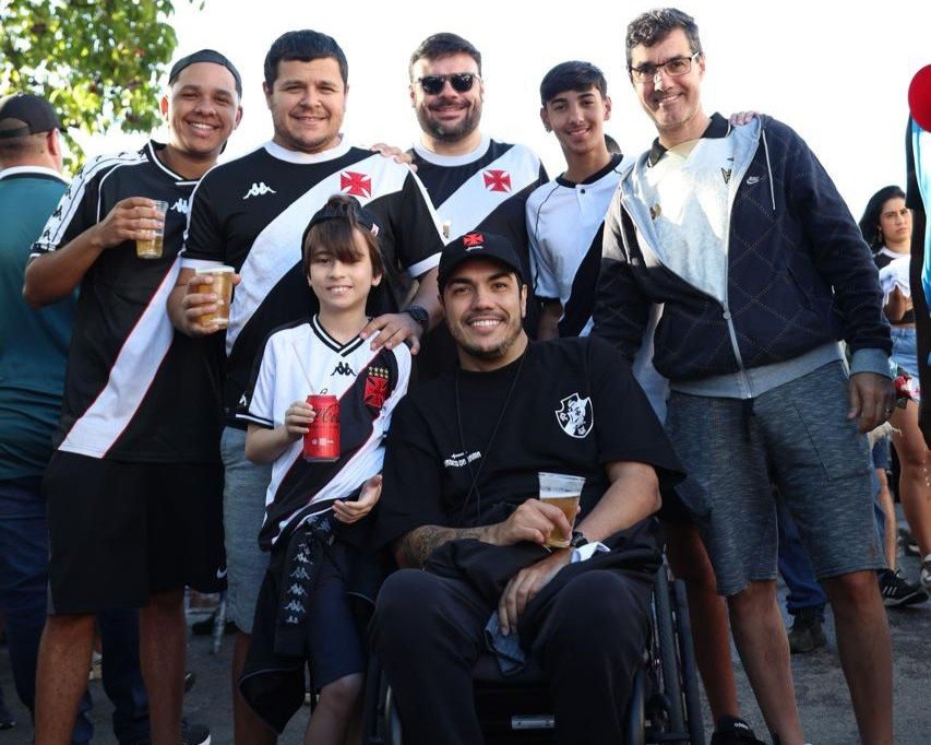 APAIXONADOS VASCAÍNOS CELEBRAM VITÓRIA EM FAMÍLIA