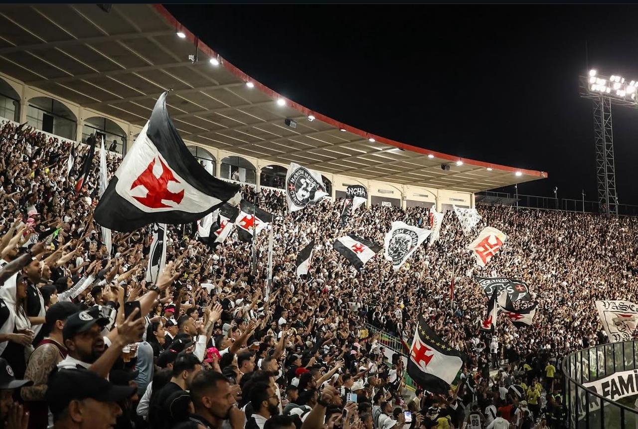 VASCO E TORCIDA VIVEM LUA DE MEL NA TEMPORADA