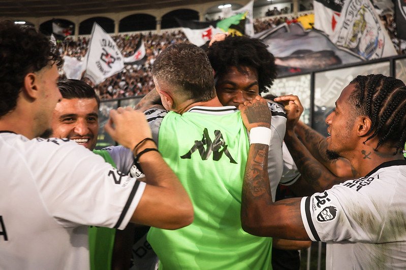 “A VITÓRIA HOJE É INEGOCIÁVEL” FOI O TEMA DO VASCO NA COLINA