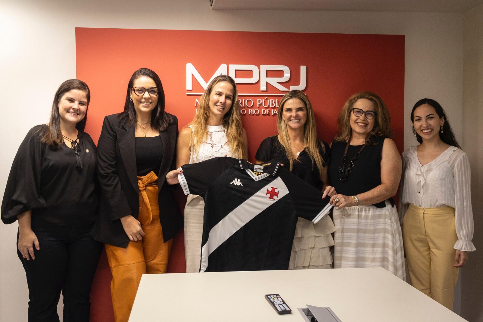 VASCO FORMALIZA ADESÃO AO PACTO NINGUÉM SE CALA