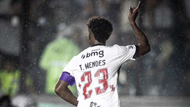 CAPITÃO THIAGO MENDES ASSUME PROTAGONISMO NO VASCO