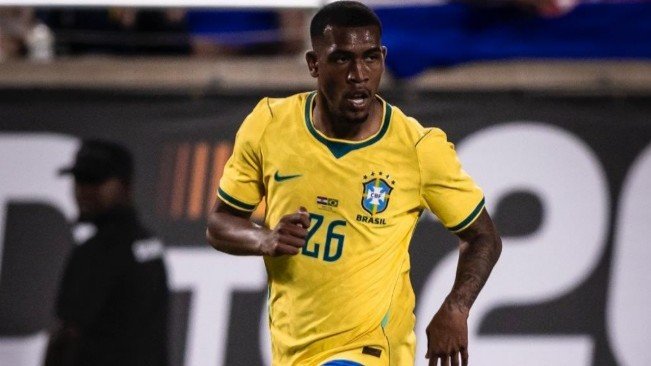 RAYAN COMEMORA ESTREIA PELA SELEÇÃO BRASILEIRA