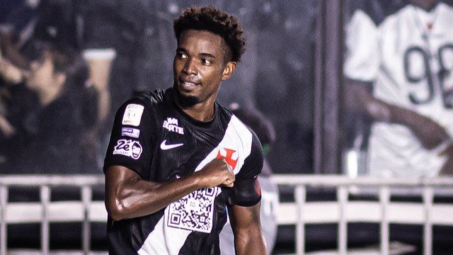 Thiago Mendes comanda vitória do Vasco no Brasileirão