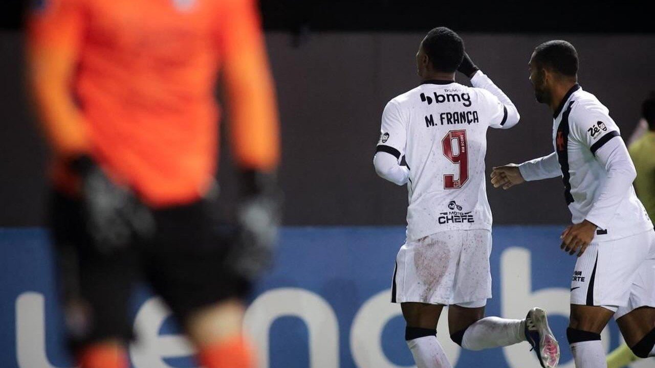 MATHEUS FRANÇA COMEMORA PRIMEIRO GOL NO VASCO