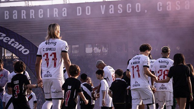 Renato cobra melhor desempenho e faz alerta para a temporada