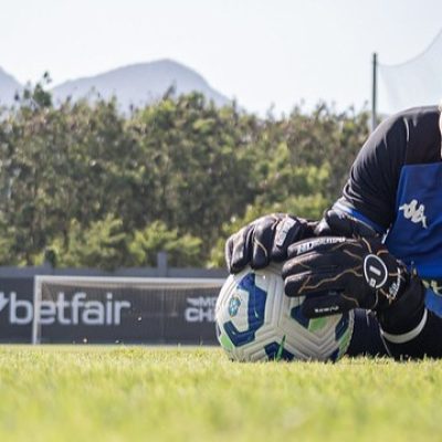 GOLEIRO LÉO JARDIM VIRA MINISTRO DA DEFESA DO VASCO