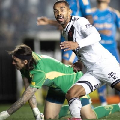 PAULO HENRIQUE VIRA PEÇA FUNDAMENTAL NO VASCO E MIRA SELEÇÃO