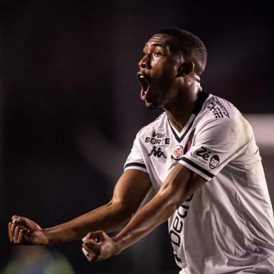 IMPRENSA PORTUGUESA TRATA JOIA DO VASCO COMO ´NOVO HULK´