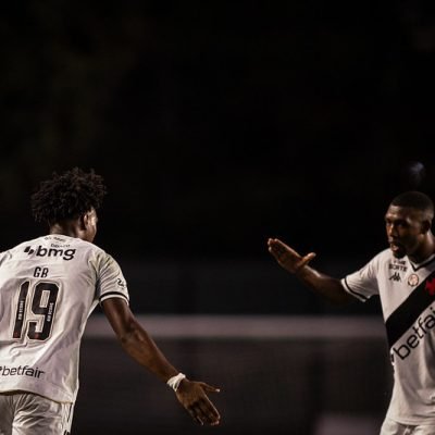 GB OU ANDRÉS GOMÉZ NO ATAQUE DO VASCO? VEGETTI NO BANCO