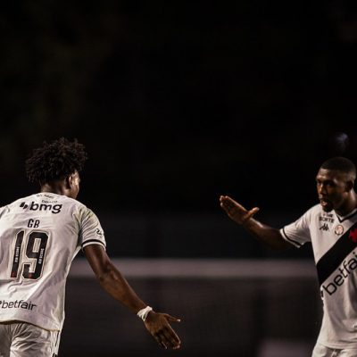 GB OU ANDRÉS GOMÉZ NO ATAQUE DO VASCO? VEGETTI NO BANCO
