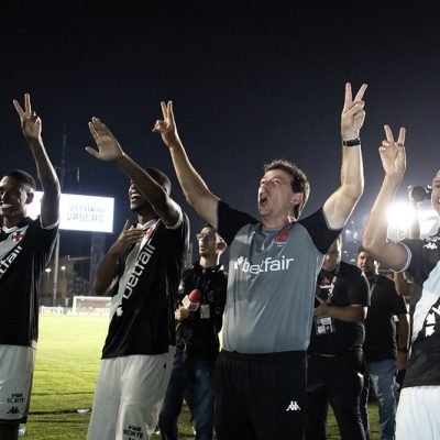 VASCO JOGA COMO VASCO E MASSACRA O INTER EM NOITE HISTÓRICA