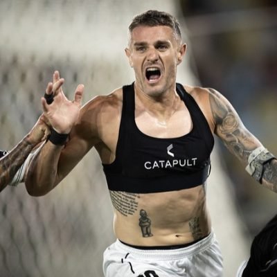 VEGETTI REPRESENTA O TORCEDOR E DIREÇÃO CONTA COM O CAPITÃO