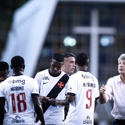 MONTE A ESCALAÇÃO IDEAL DO VASCO PARA O DUELO DE HOJE