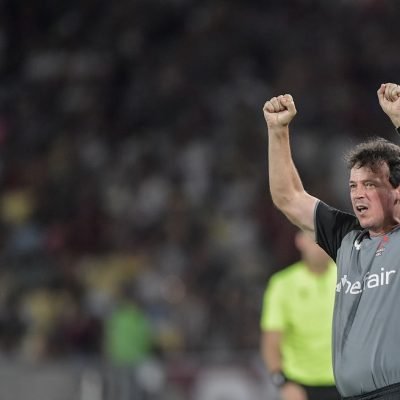 RJ - RIO DE JANEIRO - 14/12/2025 - COPA DO BRASIL 2025, FLUMINENSE X VASCO - Fernando Diniz tecnico do Vasco durante partida contra o Fluminense no estadio Maracana pelo campeonato Copa Do Brasil 2025. Foto: Thiago Ribeiro/AGIF