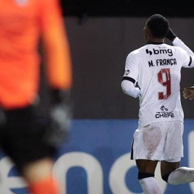 MATHEUS FRANÇA COMEMORA PRIMEIRO GOL NO VASCO