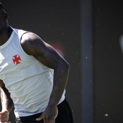 MARINO LUTA POR VAGA DE ANDRÉS CONTRA O CORITIBA