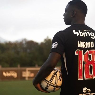 VASCO APRESENTA AMBICIOSO ATACANTE COLOMBIANO MARINO