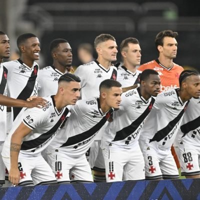 VASCO CAI DE RENDIMENTO E VÊ LIBERTADORES MAIS DISTANTE