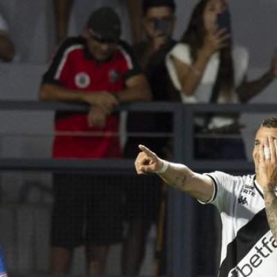 SP - BRAGANCA PAULISTA - 26/10/2025 - BRASILEIRO A 2025, BRAGANTINO X VASCO -  jogador do Bragantino comemora seu gol durante partida contra o Vasco no estadio Cicero De Souza Marques pelo campeonato Brasileiro A 2025. Foto: Anderson Romao/AGIF @romaofotos